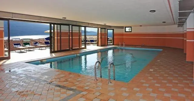 Dreizimmerwohnung Mit Seeblick Tignale Apartmán
