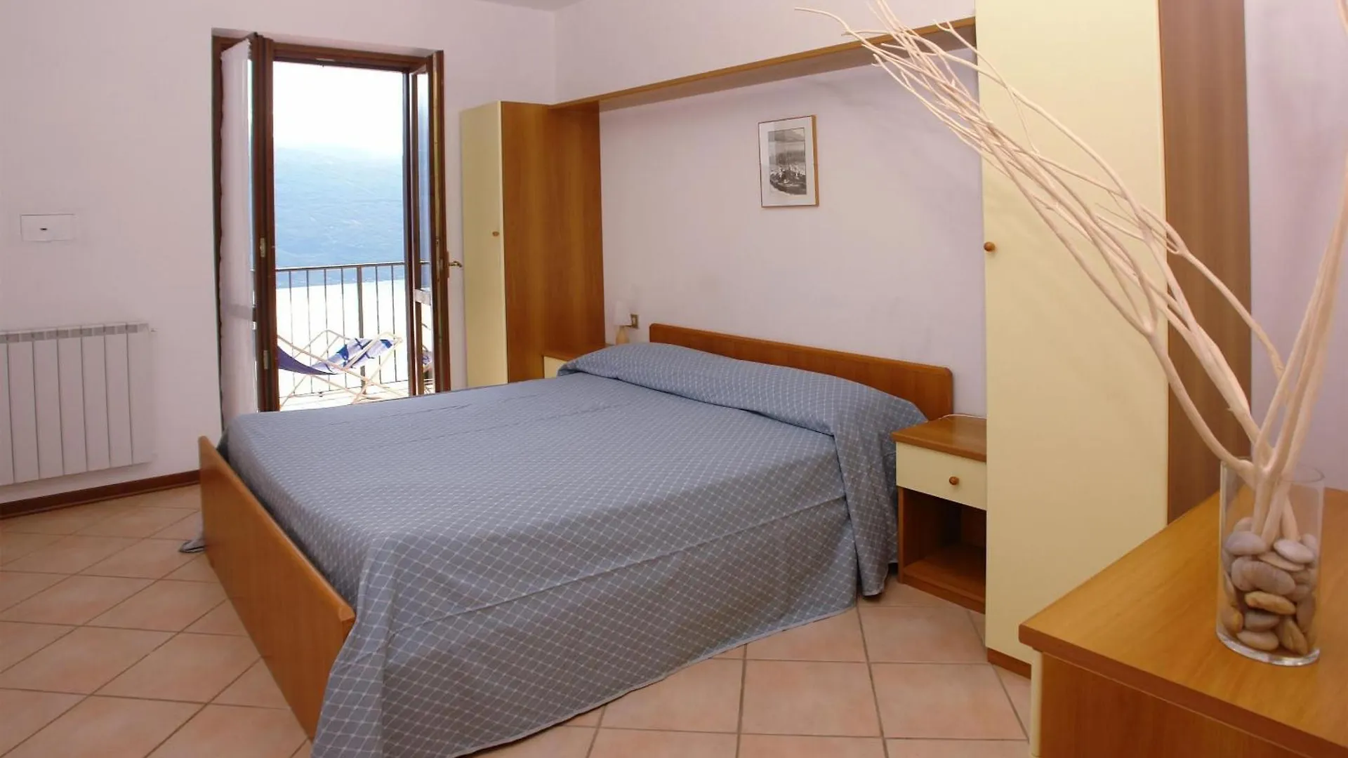 Dreizimmerwohnung Mit Seeblick Tignale 0*,